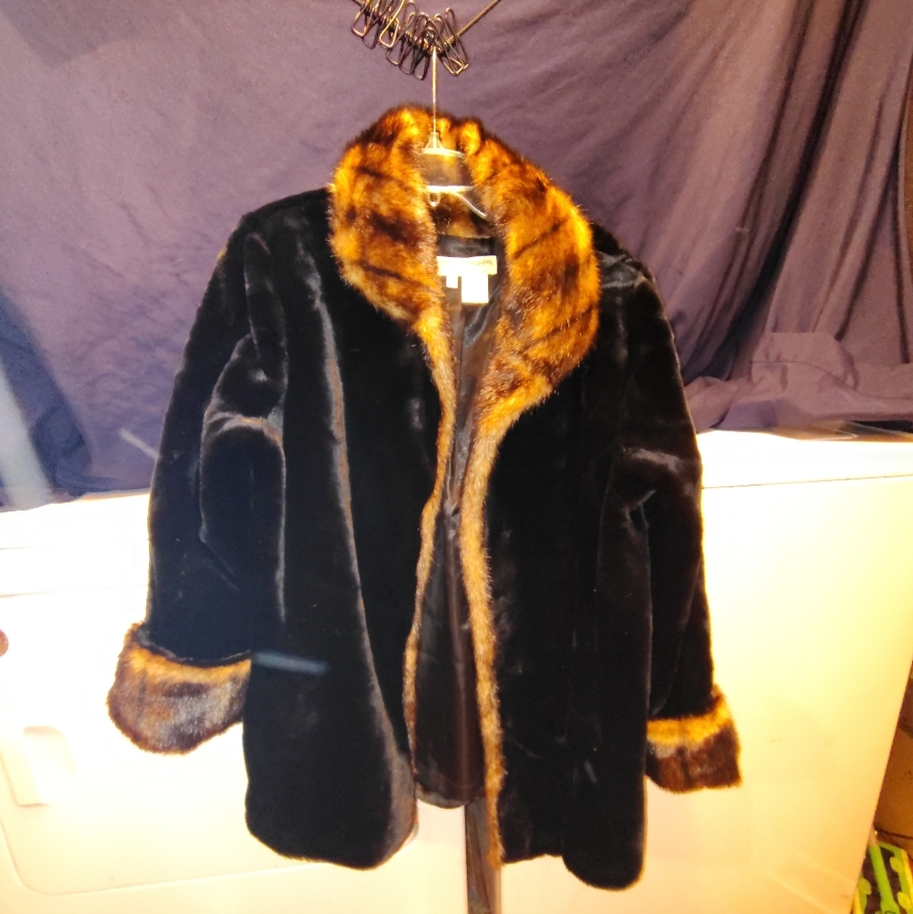 Norm Thompson Black Teddy Jacket with Faux Fur Collar